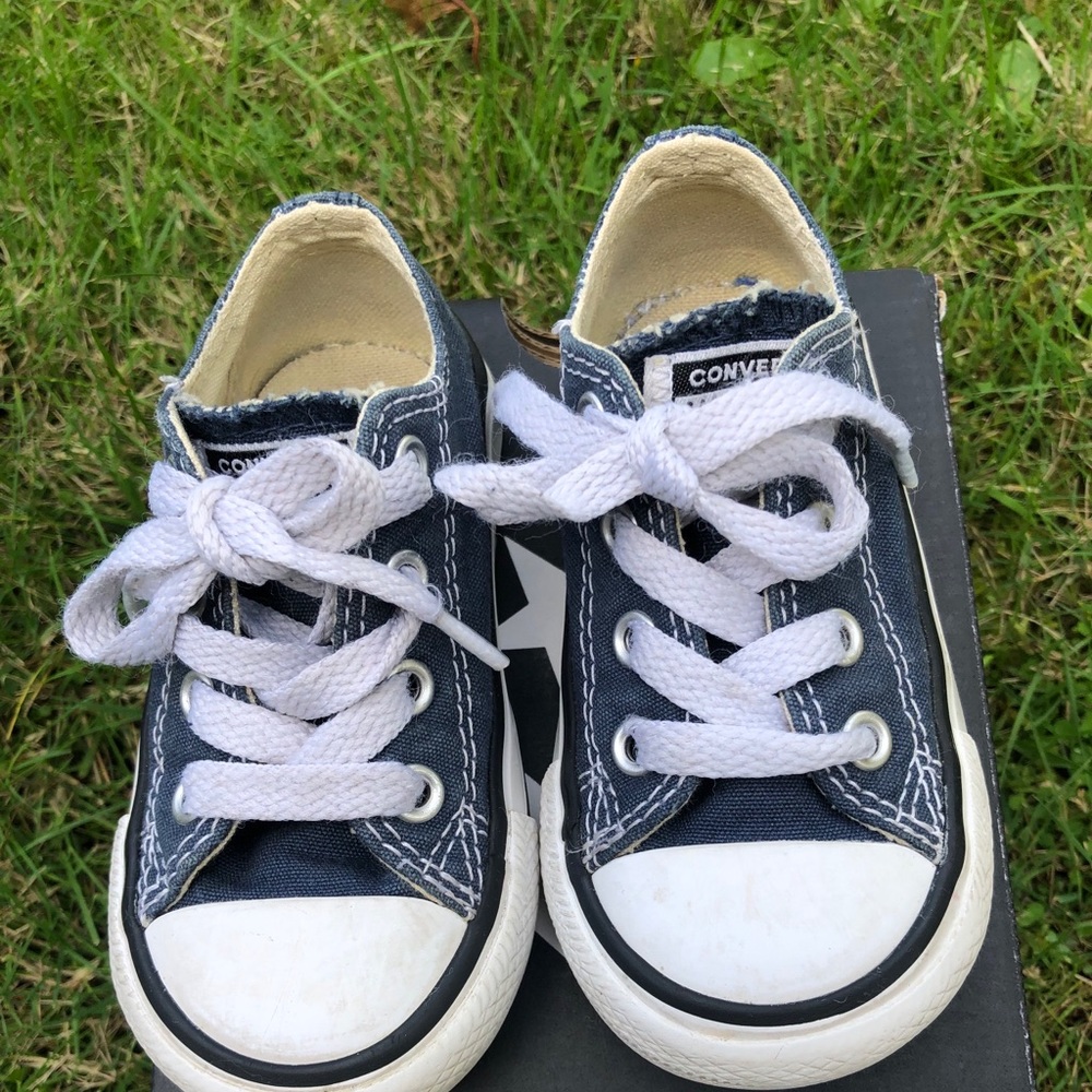 Pre-loved converse